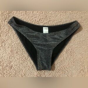 Wild Fable high-leg cheeky bikini bottom in a black Large.